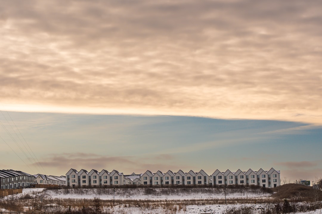 Grupo diverso de inversores aprendiendo juntos